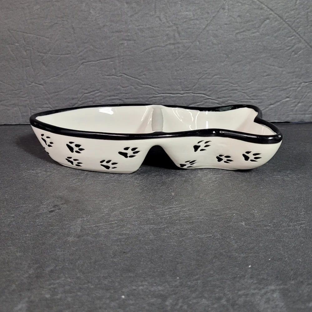 Sassy Cat Divided Pet Dish Fish Shaped NWOT